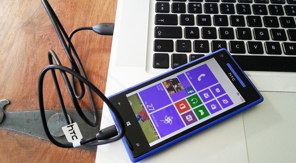connect HTC Windows Phone 8X to PC